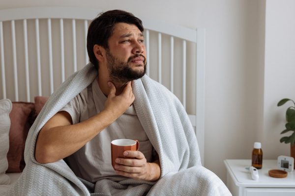 5 Cara Cepat Mengatasi Tenggorokan Kering