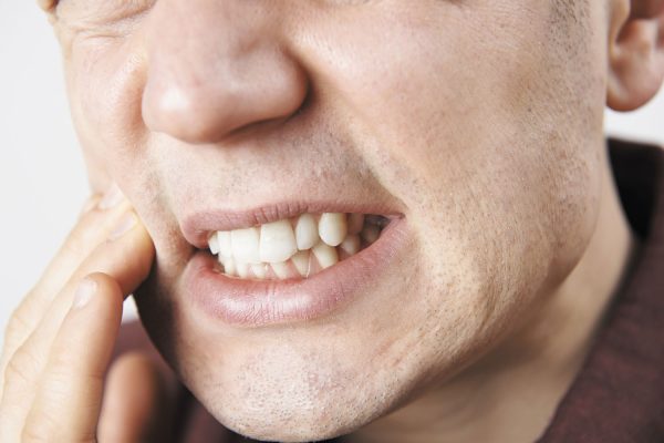 10 Penyebab Umum Nyeri Rahang dan Cara Menghindarinya 10 Penyebab Umum Nyeri Rahang dan Cara Menghindarinya