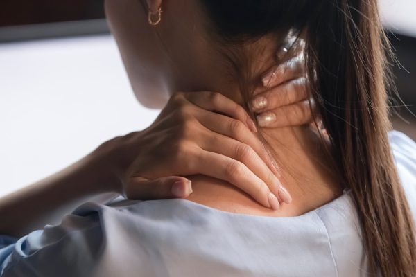 7 Cara Mencegah Leher Kaku Saat Bangun Tidur