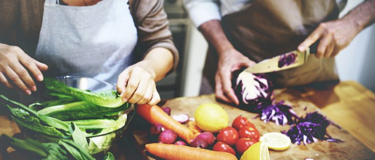 7 Makanan yang Bantu Jaga Tulang dan Otot Pinggang
