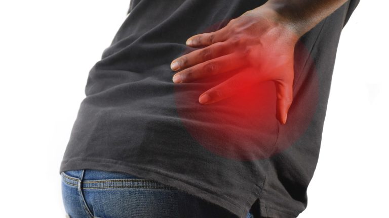 10 Kebiasaan Buruk yang Merusak Kesehatan Belakang