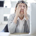 7 Kebiasaan Sepele yang Bisa Merusak Mata