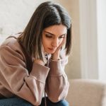 7 Cara Menenangkan Diri Saat Emosi Naik-Turun