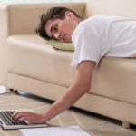 10 Kebiasaan Buruk yang Bisa Melemahkan Otot Tubuh